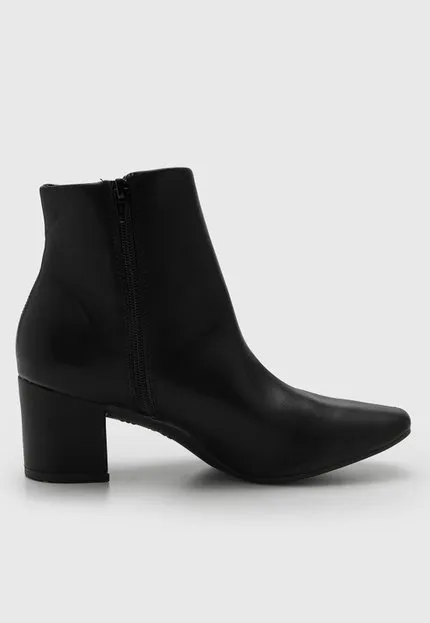 Bota Feminina VIA UNO Cano Baixo Salto Bloco Preta