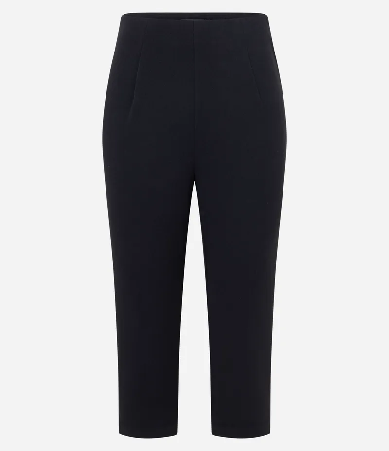 Calça Capri em Crepe com Pregas Preto