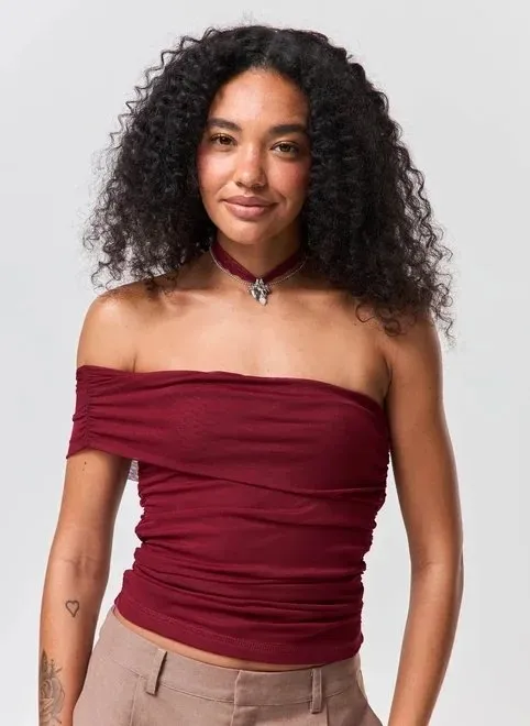 blusa tule ombro único