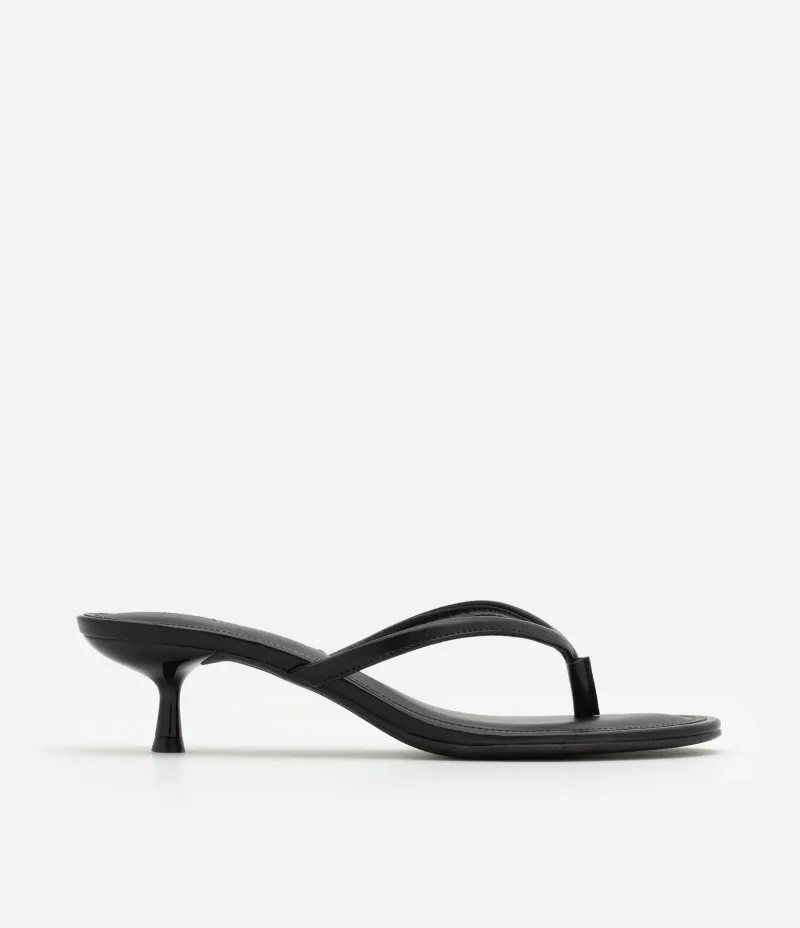 Sandália Mule em PU Kitten Heel Preto