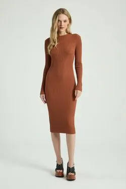 VESTIDO EM TRICOT MANGA LONGA-BEGE ESCURO