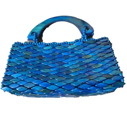 Bolsa Artesanal Peças Madeira Envernizada Azul, Alça Curta - Ideias by Sandra
