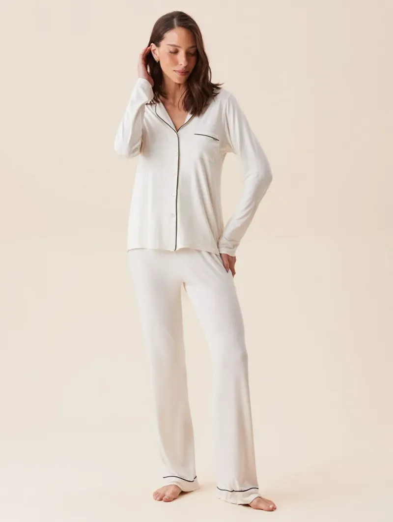 Pijama Longo Em Viscose Com Vivo Contrastante Flora Off White