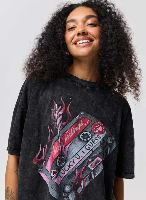 camiseta box preta lavada fita