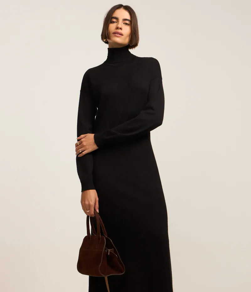 Vestido Midi em Tricô com Gola Alta e Manga Longa Preto