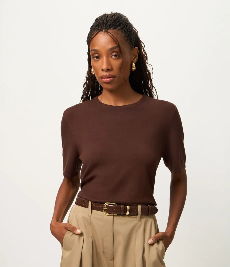Blusa Manga Curta com Modelagem Regular Marrom