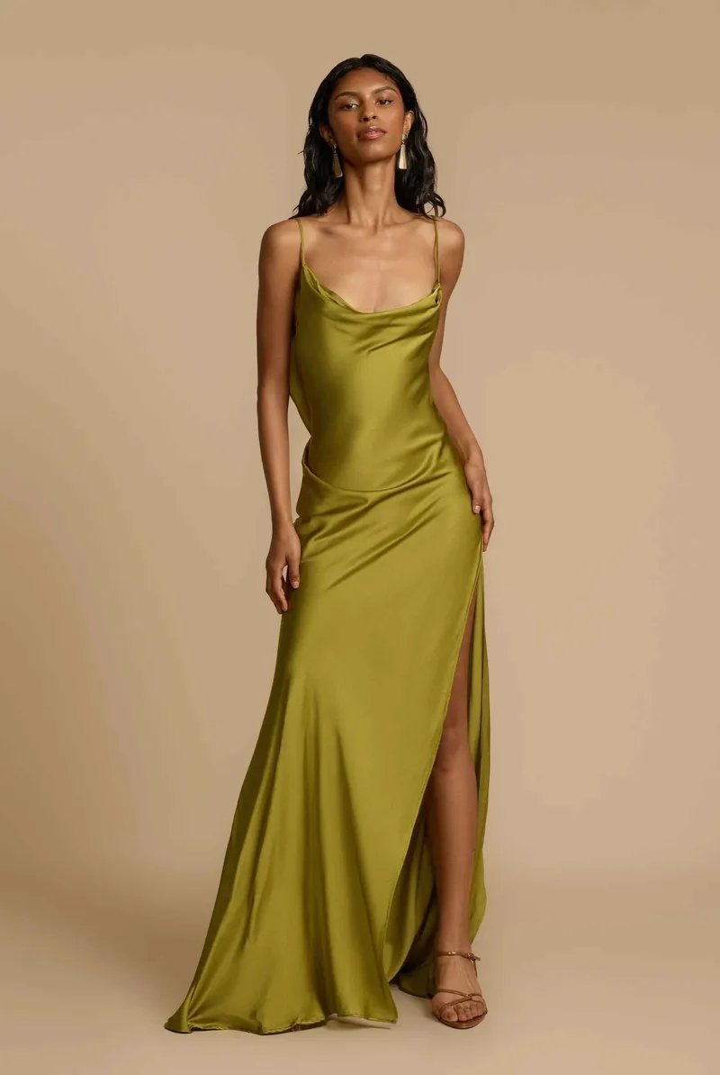 Vestido Longo de Festa em Cetim com Fenda Lateral e Decote Drapeado Feminino – VIENE